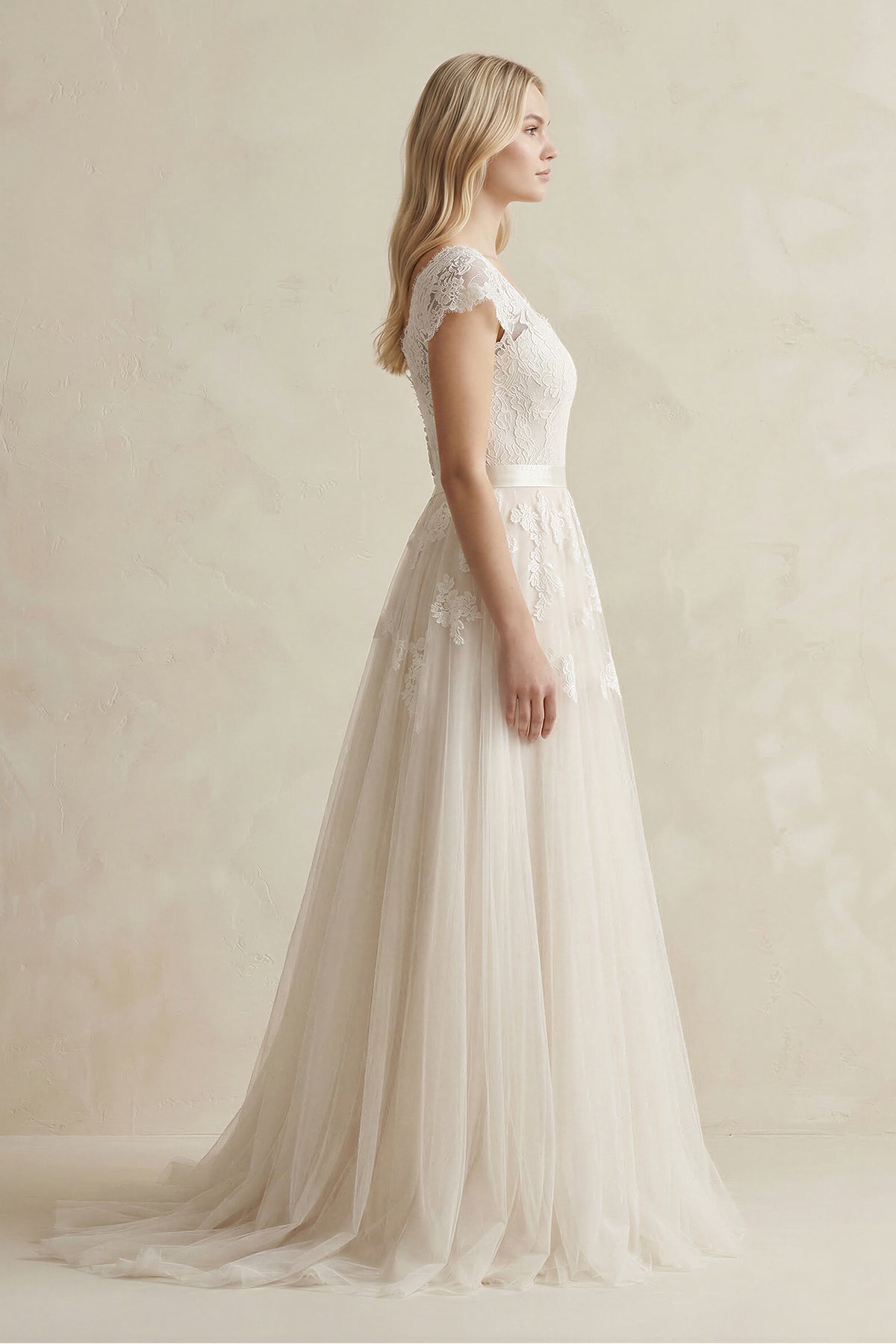 Cap Sleeve V-Neck Lace Tulle Wedding Dress With Zipper Back - Curvevia