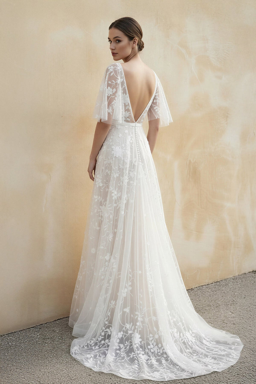 Romantic Ivory Lace Flower Appliques Wedding Dress - Curvevia
