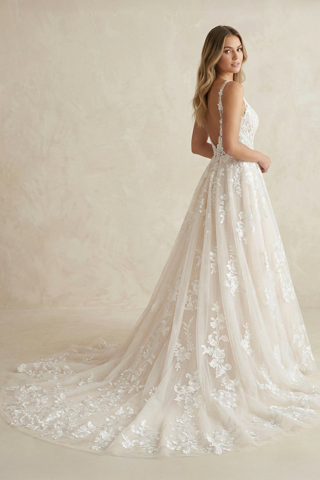 Ivory V-Neck A-Line Tulle Wedding Dress with Pockets - Curvevia