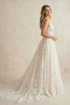 Ivory V-Neck A-Line Tulle Wedding Dress with Pockets - Curvevia