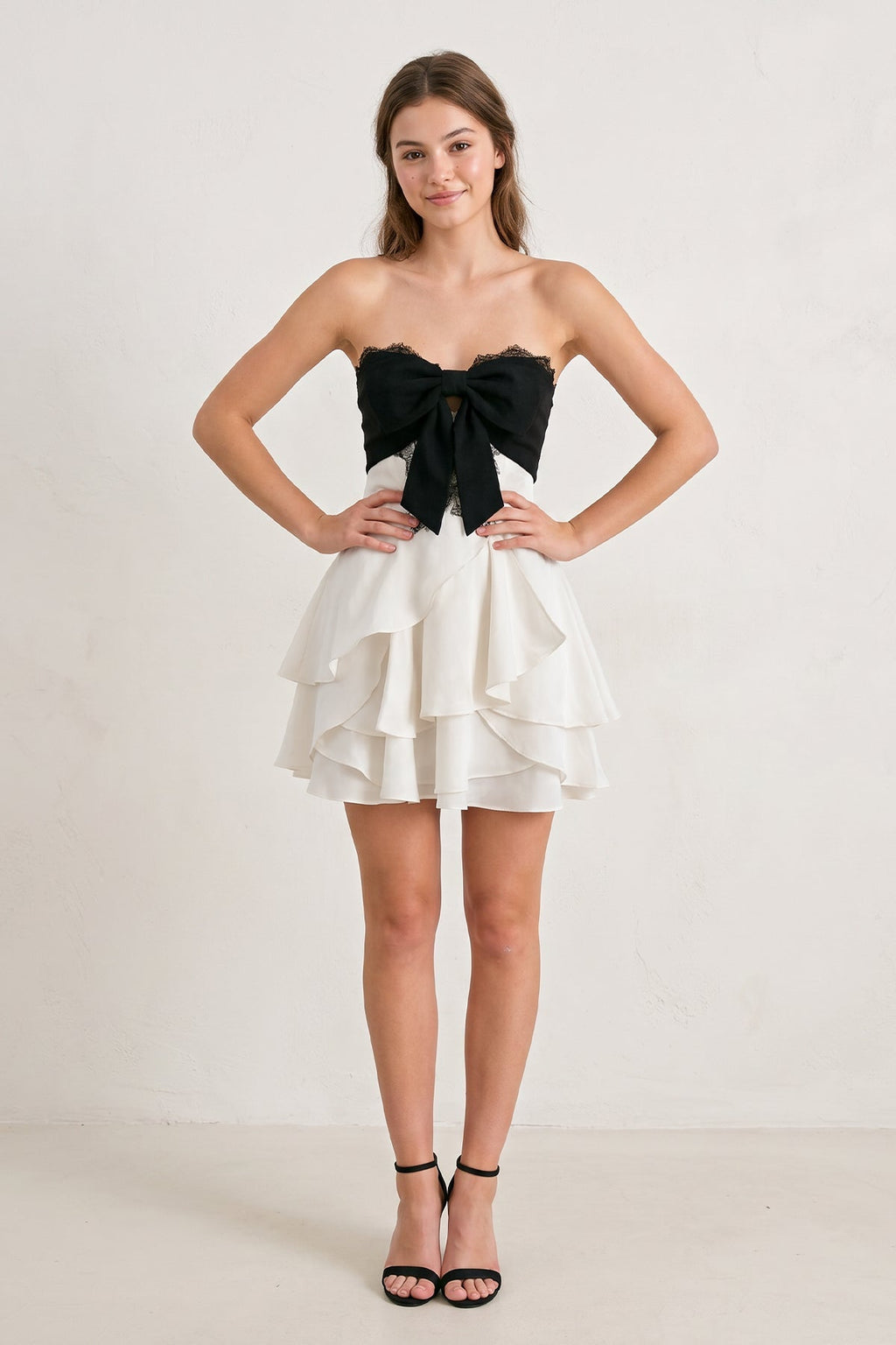 White Black Sweetheart A-Line Ruffled Chiffon Homecoming Dress with Bow - Curvevia