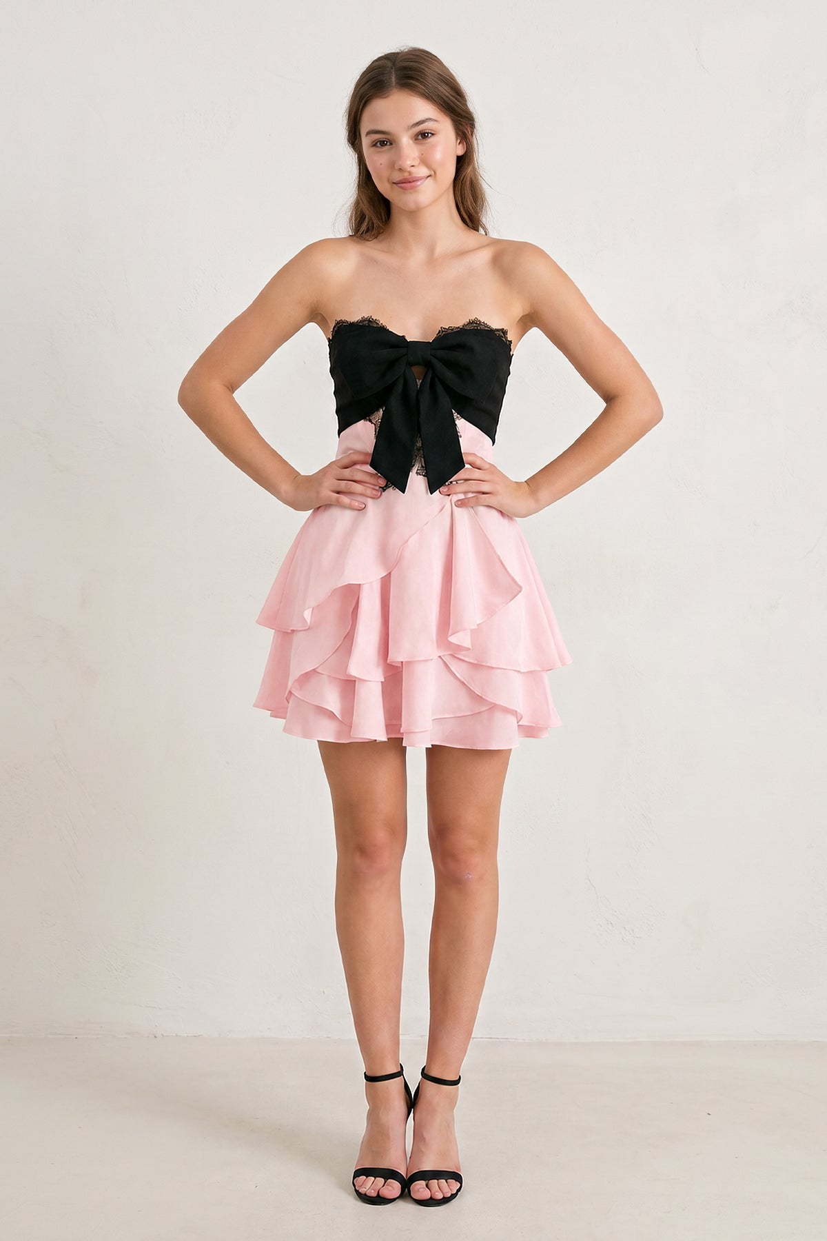 White Black Sweetheart A-Line Ruffled Chiffon Homecoming Dress with Bow - Curvevia