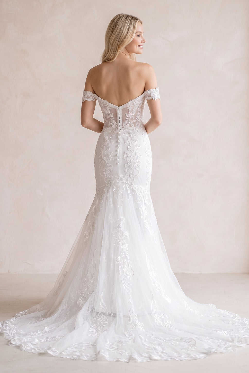 White Long Tulle Mermaid Wedding Dress with Lace Appliques - Curvevia