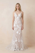 Mermaid V Neck Tulle Lace Sleeveless  Ivory Wedding Dresses - Curvevia