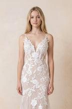 Mermaid V Neck Tulle Lace Sleeveless  Ivory Wedding Dresses - Curvevia