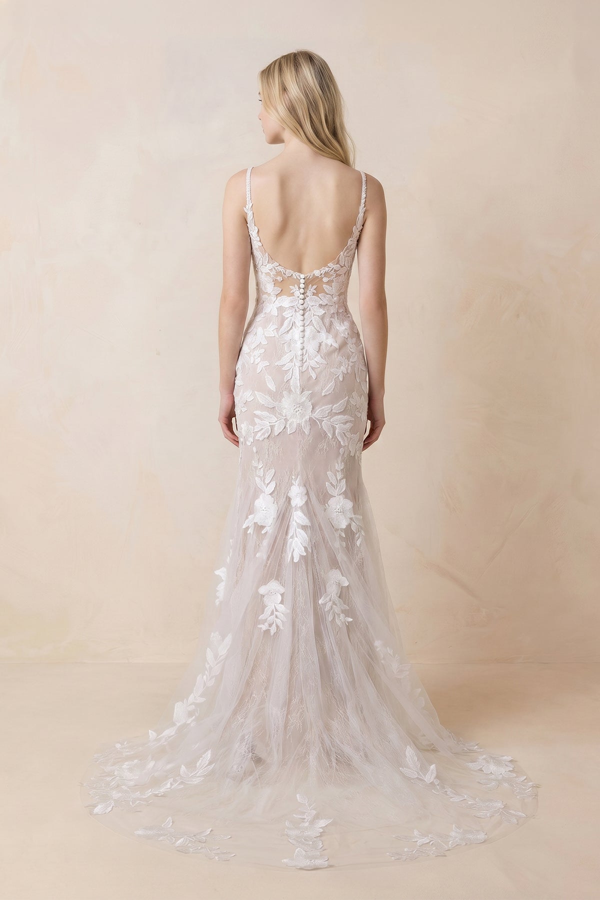 Mermaid V Neck Tulle Lace Sleeveless  Ivory Wedding Dresses - Curvevia