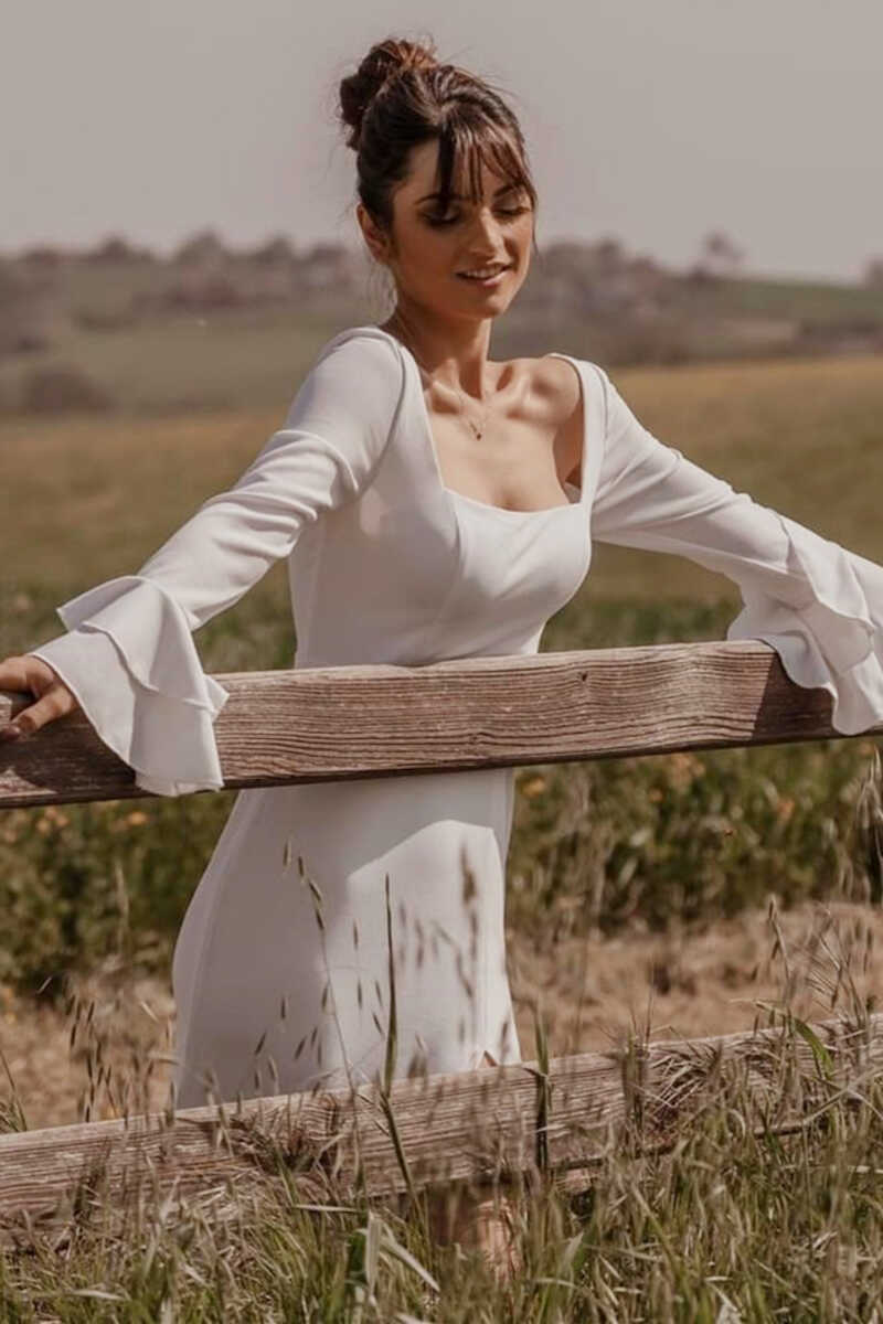 White Square Neck Mermaid Long Sleeve Wedding Dress with Slit - Curvevia
